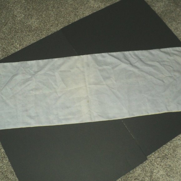 Vintage JBK #801 Hand-Embroidered Dresser Scarf Butterflies & Flowers 43" x 13" - Picture 7 of 9